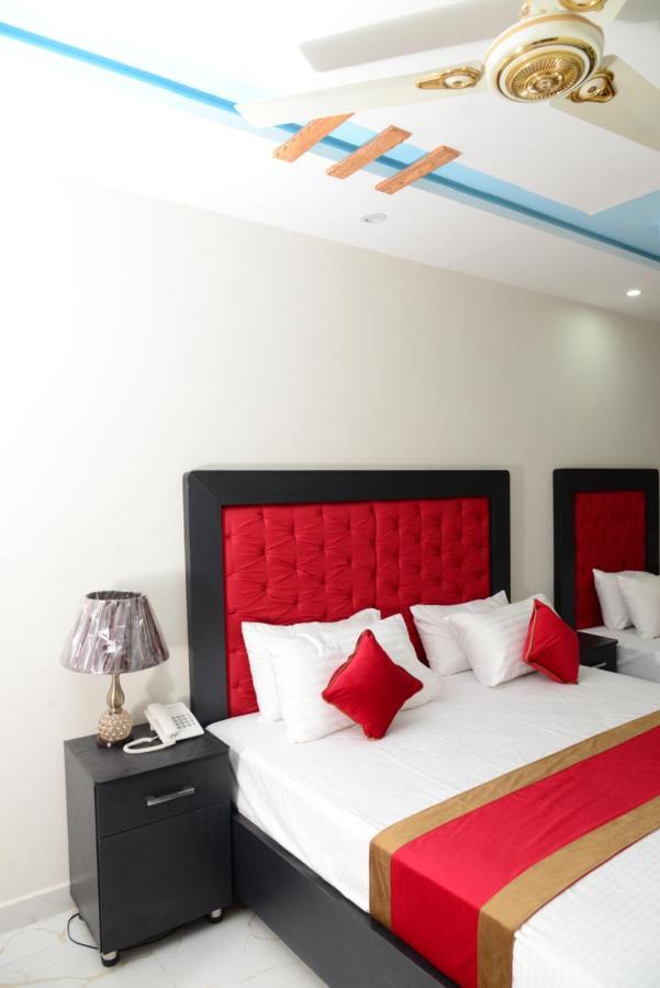 Hotel Deluxe 拉合尔 外观 照片
