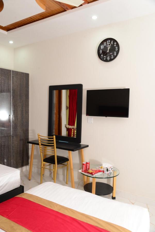 Hotel Deluxe 拉合尔 外观 照片