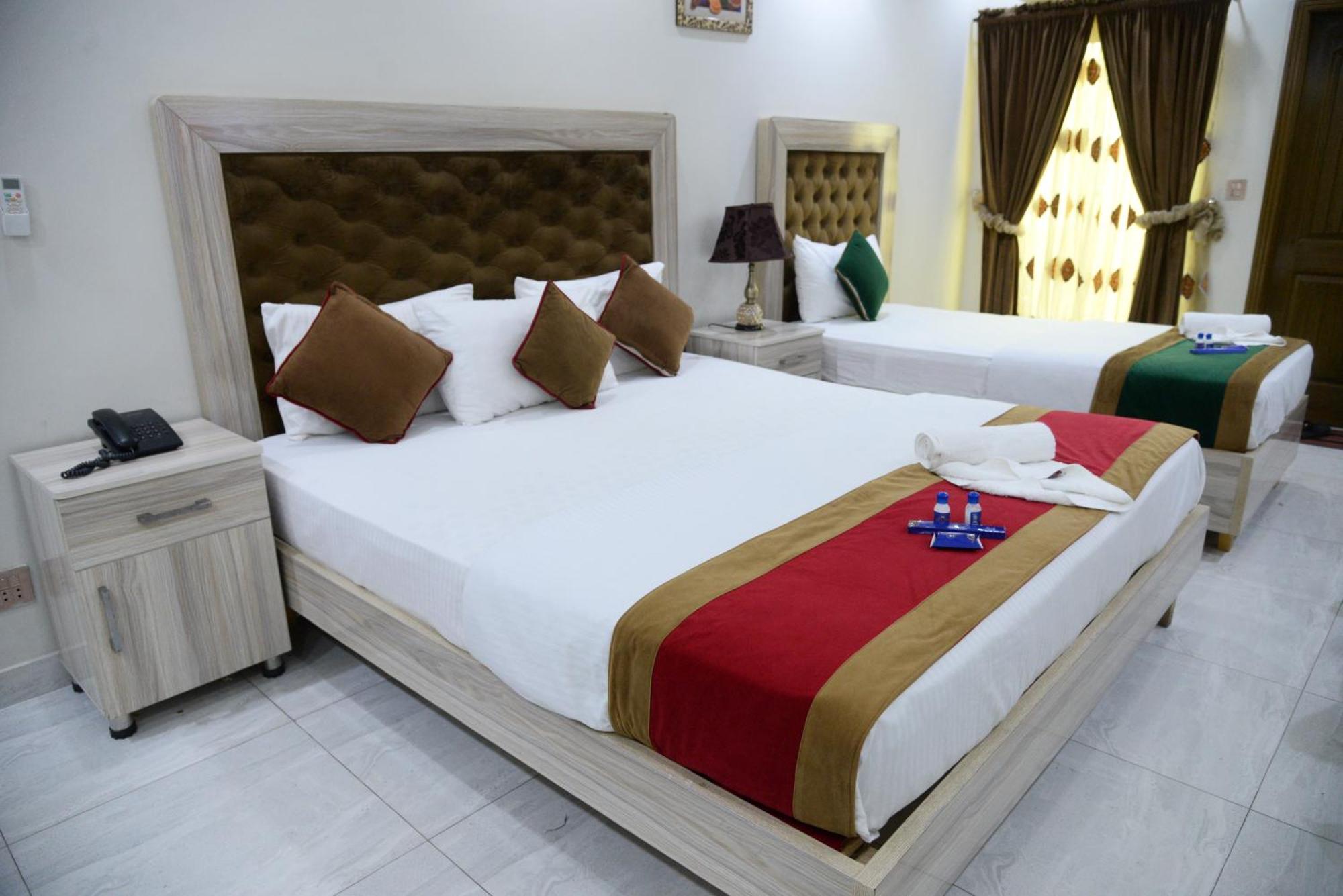 Hotel Deluxe 拉合尔 外观 照片