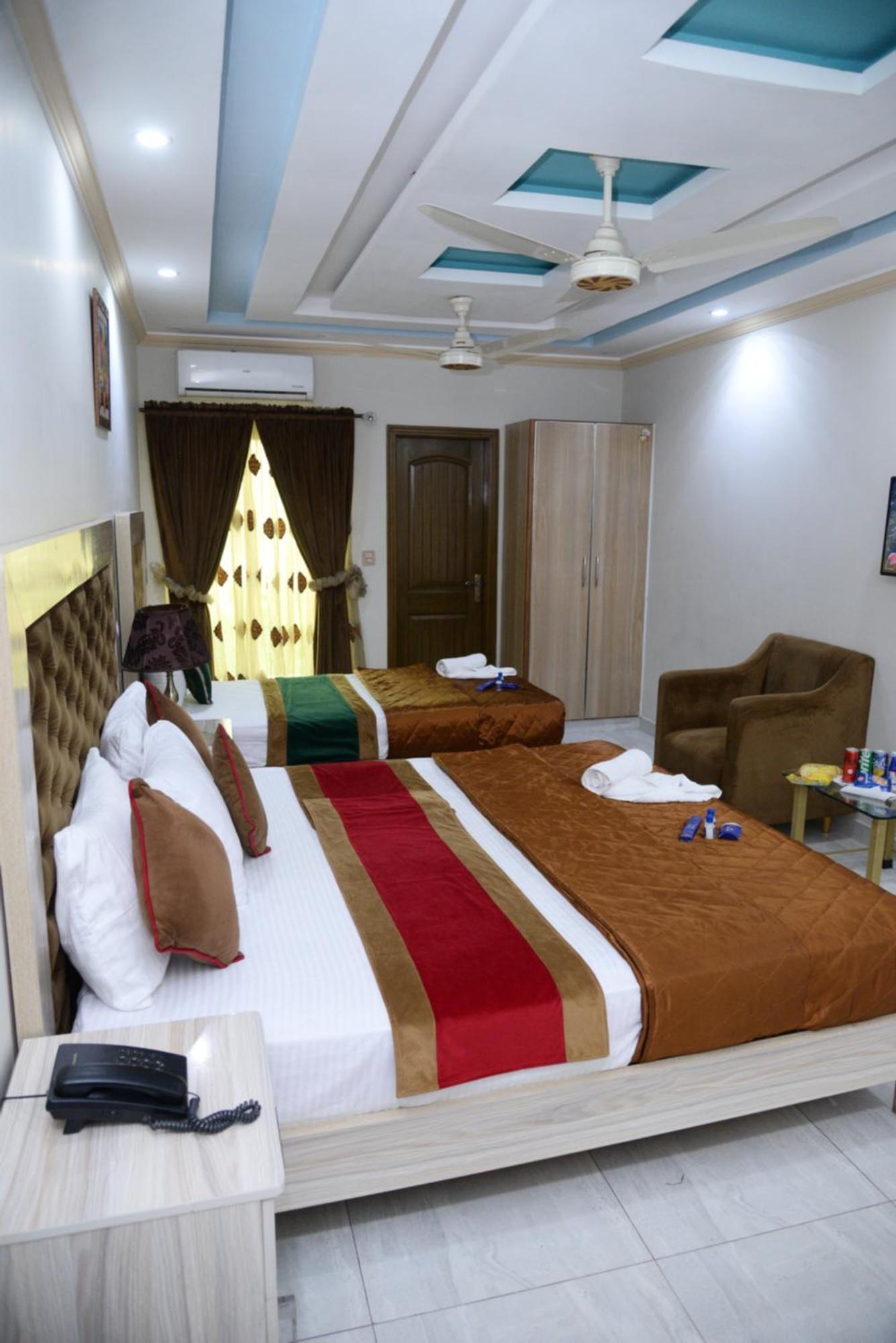 Hotel Deluxe 拉合尔 外观 照片